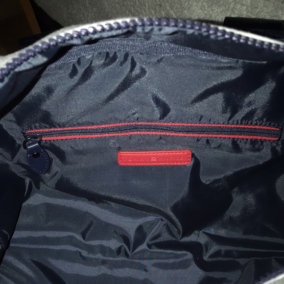 Tommy Hilfiger Men’s Small Duffel Bag🆕 - Picture 11 of 14